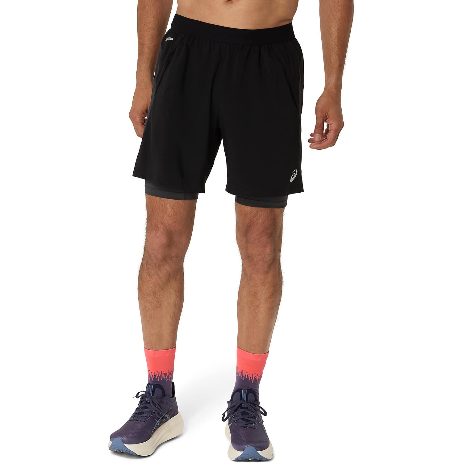 Herren Asics Schwarz ROAD 2-N-1 7IN SHORT 001 S Short