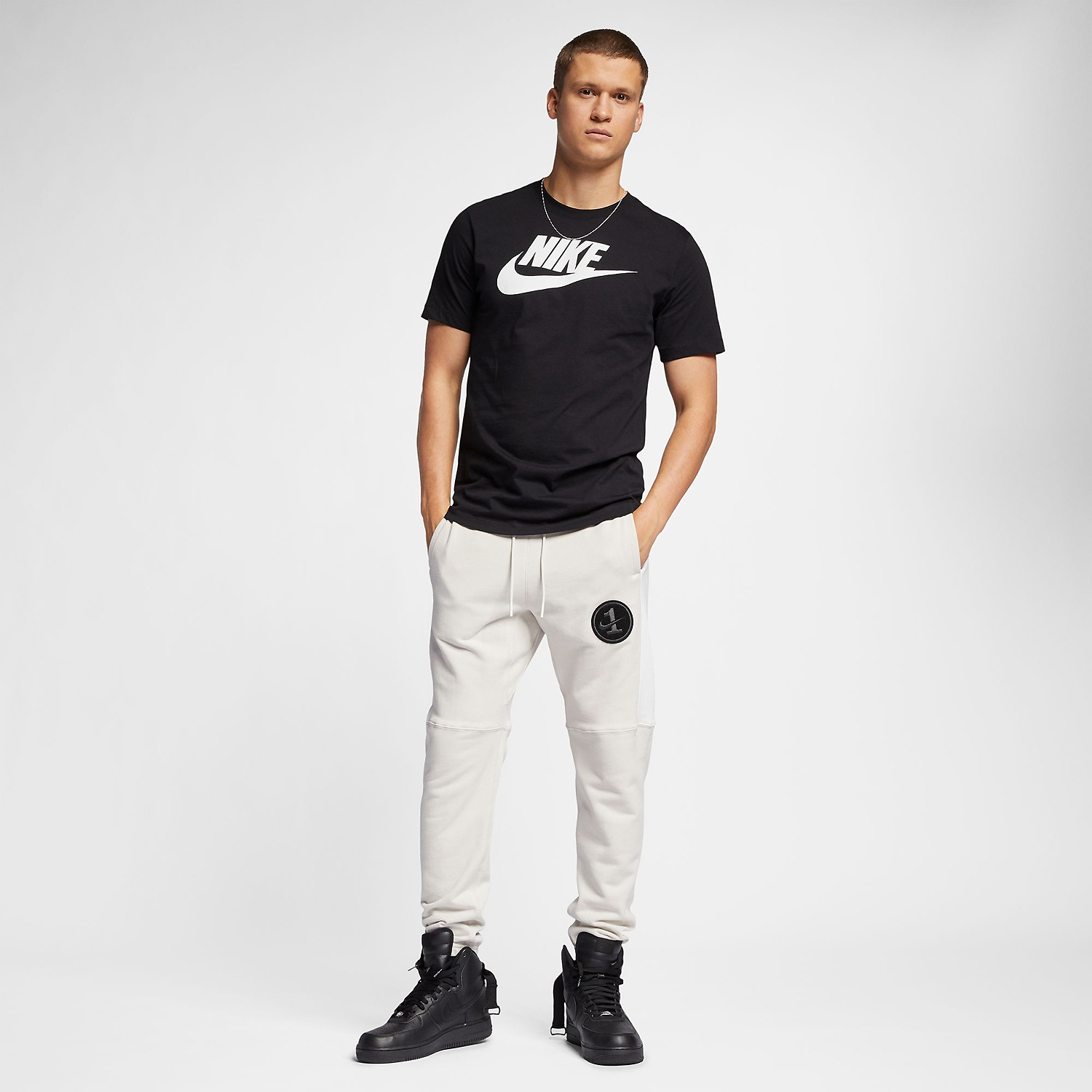 Herren Nike Schwarz M NSW TEE ICON FUTURA 010 3XL Shirt